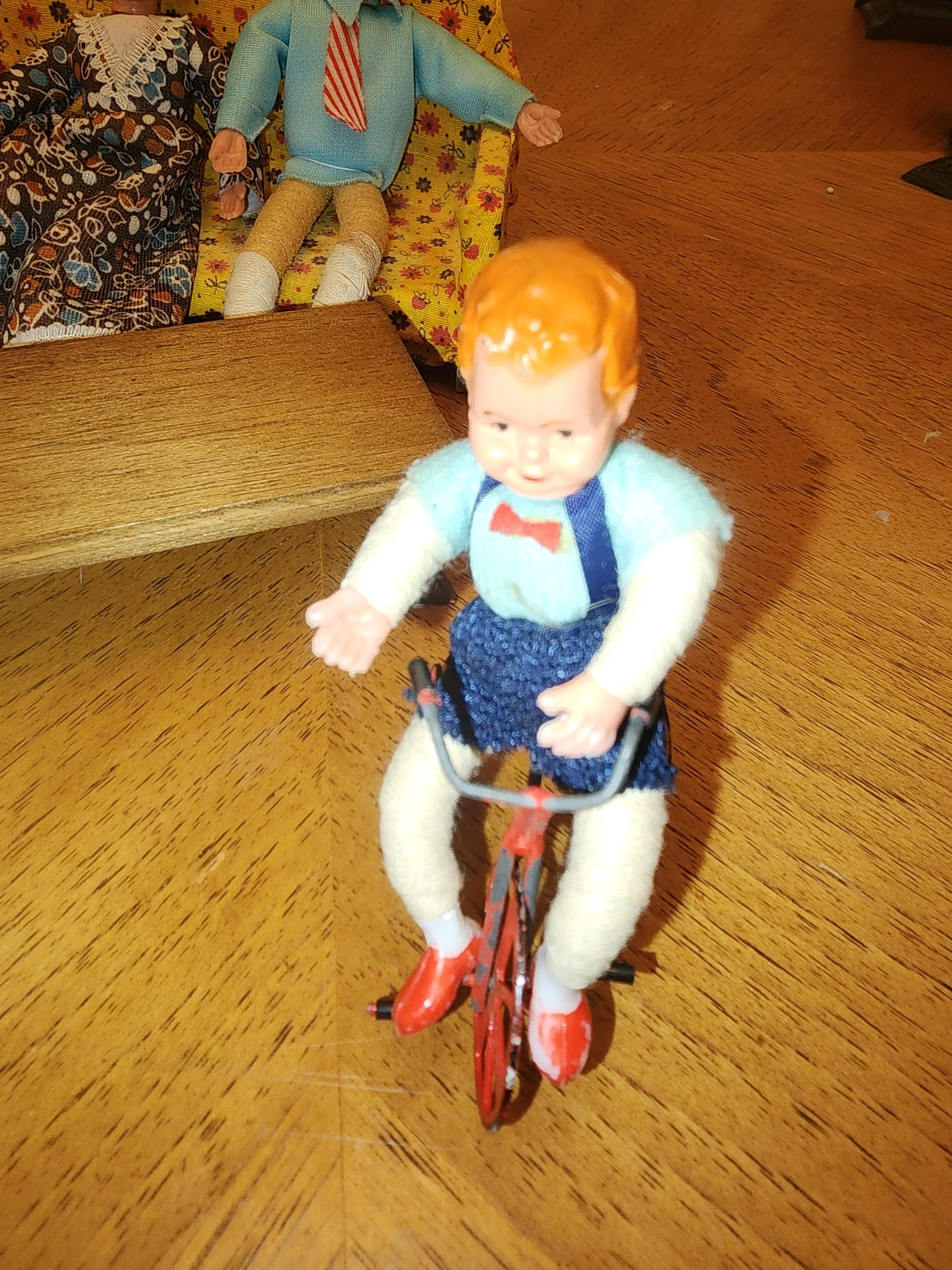Vintage German Caco Dolls Family of 5 with furniture